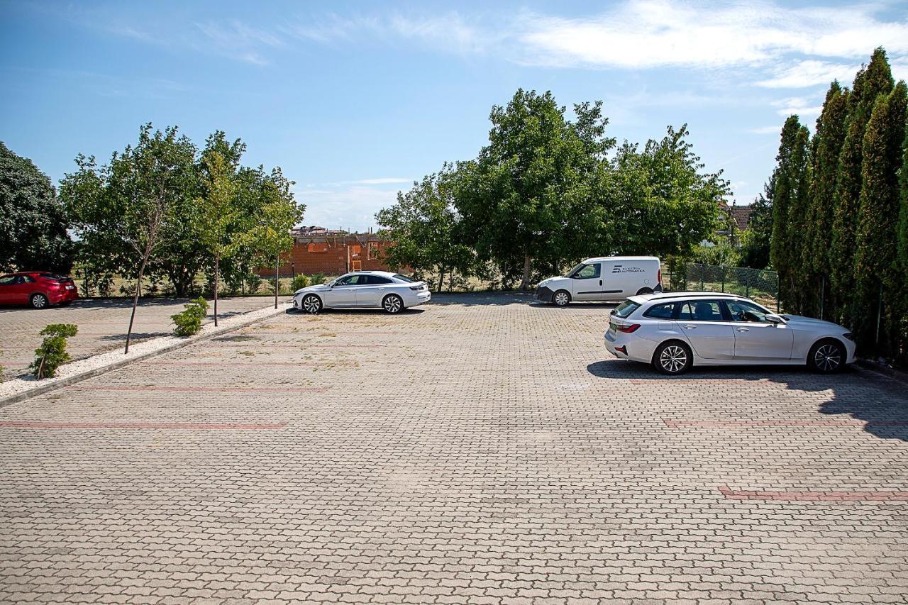 Lux Apartman Buek Eksteriør billede